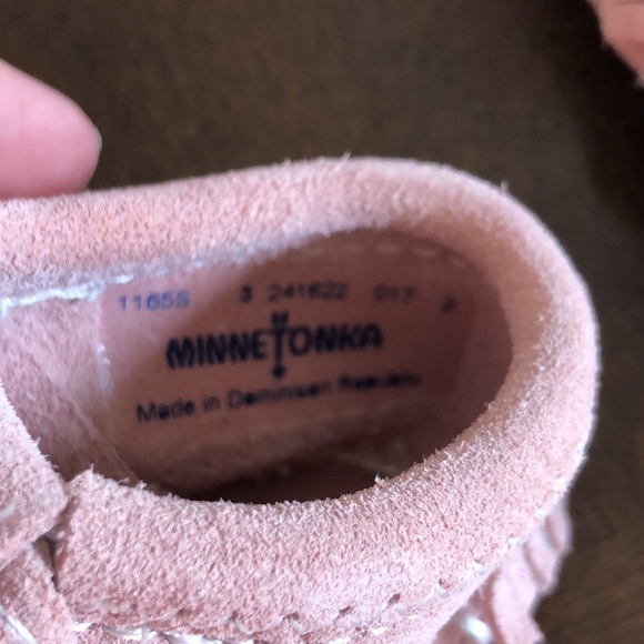 Minnetonka Alex Moccasins - Picture 9 of 9